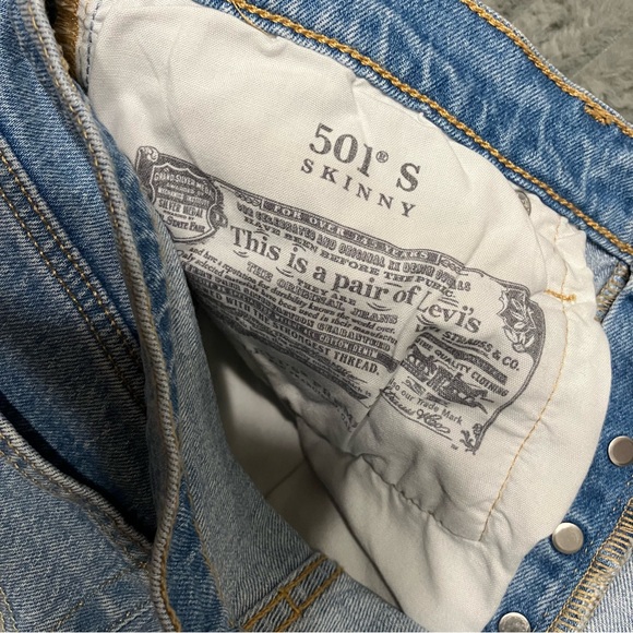 Levi’s Premium 501 S Skinny Jeans - Light Wash - Women’s 32x30 Measured at 33x29 - Picture 12 of 14